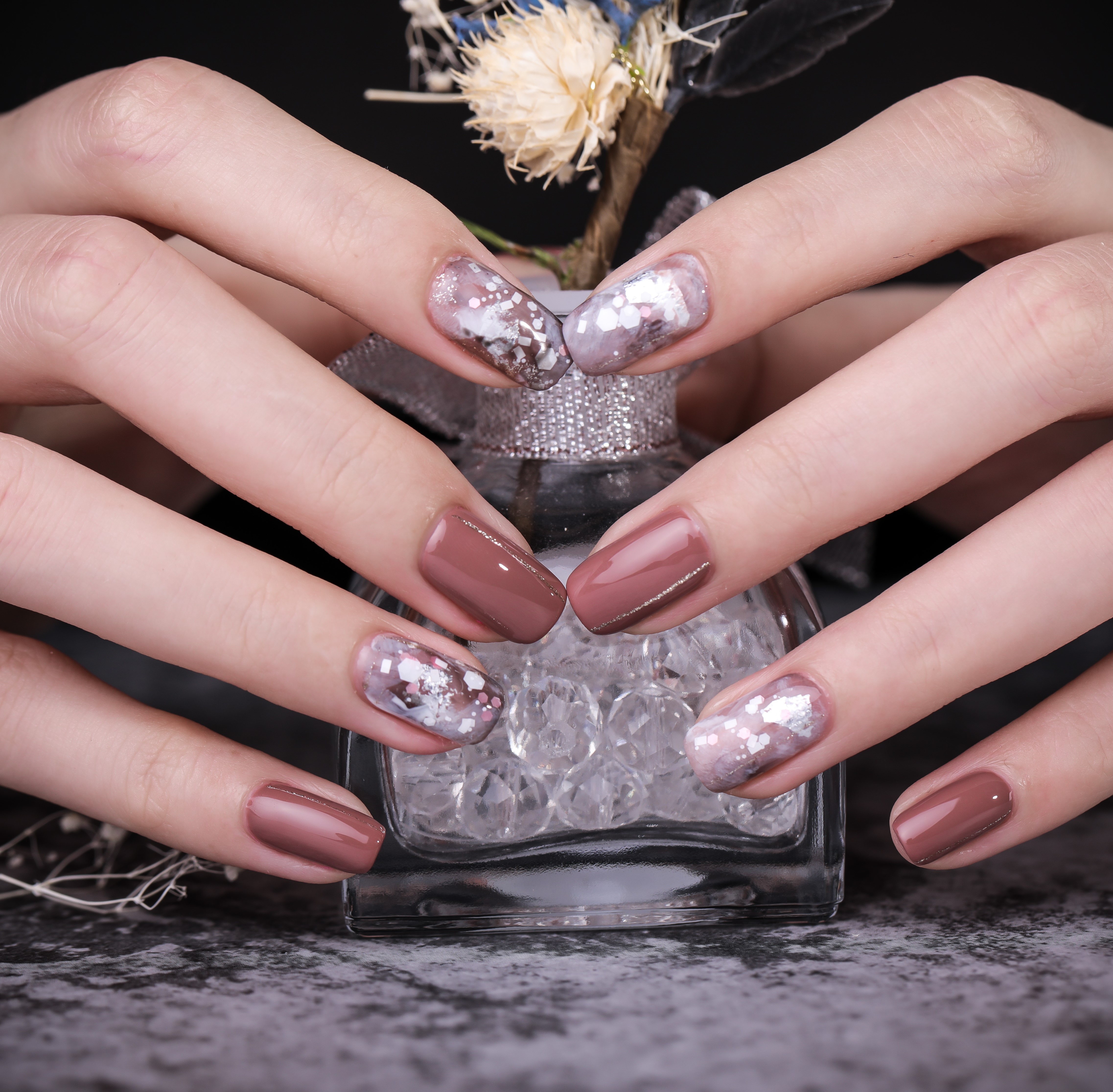 Vernis à ongles couleur chocolat sucré pour la beauté de l'art des ongles
